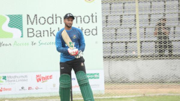 在津巴布韦击败孟加拉国后，沙基布冲进了击球练习